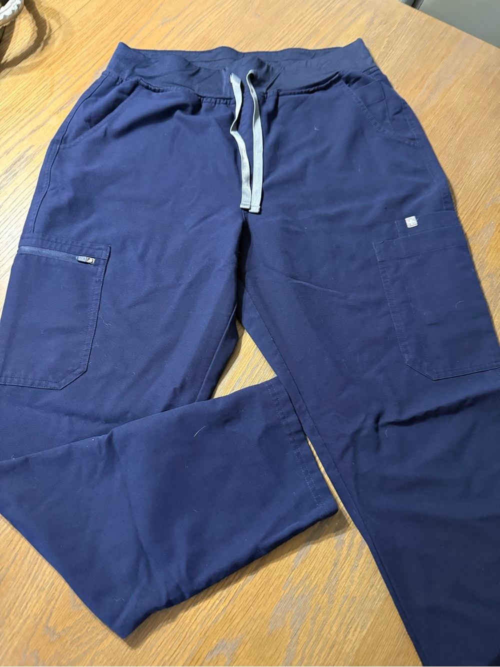 FIGS women’s navy scrub pants